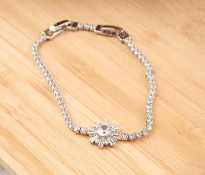 Silver Tennis Bracelet With Elegant Flower And Emerald Charm Hypoallergenic Dainty Tennis Chain Lightweight Italian Lock |  Gift For Women