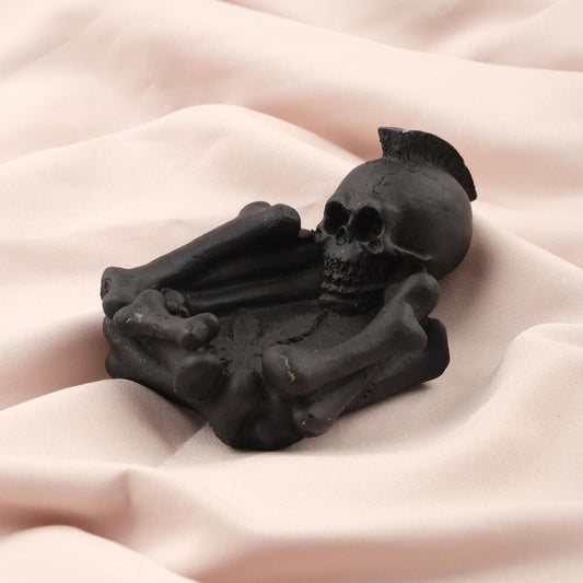 Marijuana Leaf & Skeleton Mini Ashtray , 12.5 cm and 5 in | Gladiator Skull Design, Unique Resin Smoking Accessory, Gothic Decor Gift